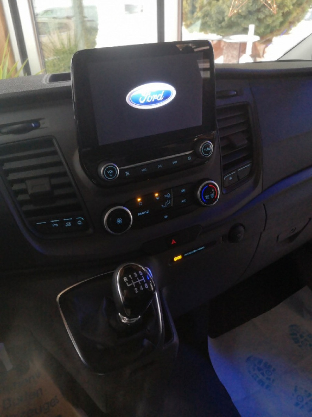 Ford Tourneo Custom Nugget 320 L1 Eblue M6 full
